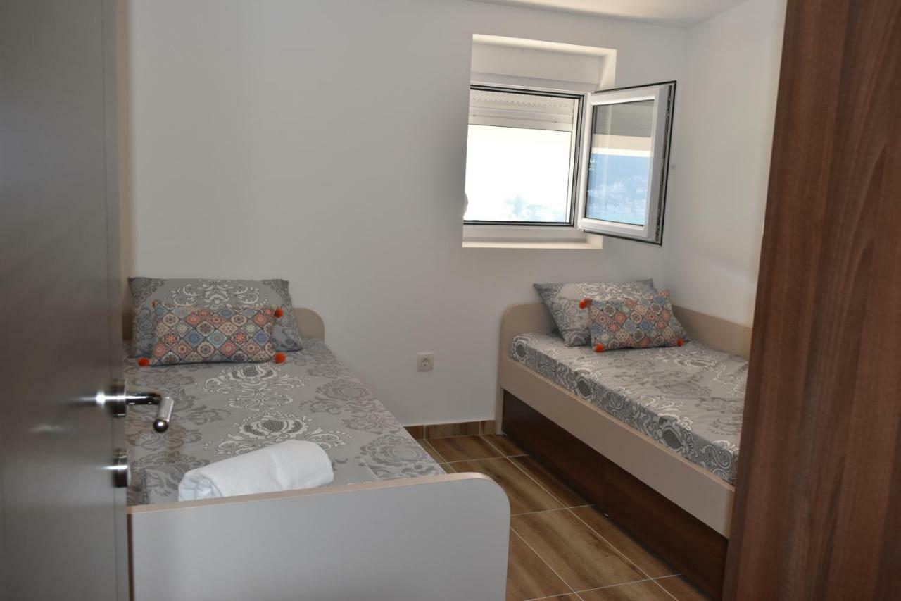Apartments Sea View Котор Екстериор снимка
