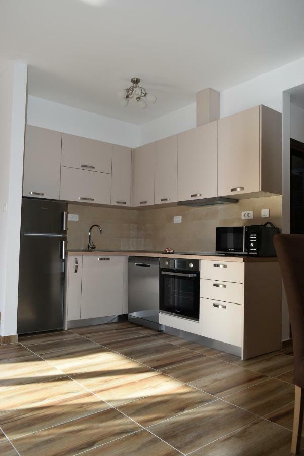 Apartments Sea View Котор Екстериор снимка