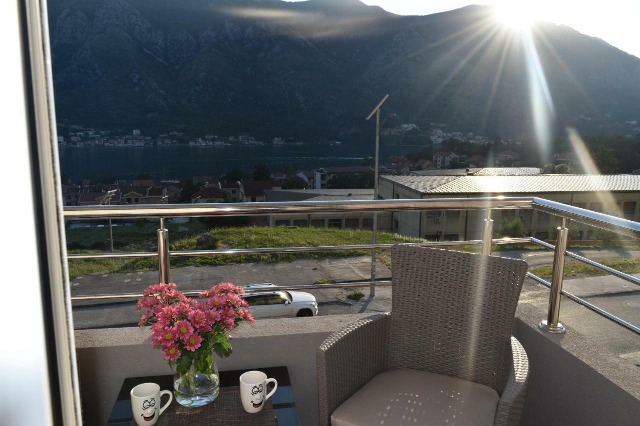 Apartments Sea View Котор Екстериор снимка