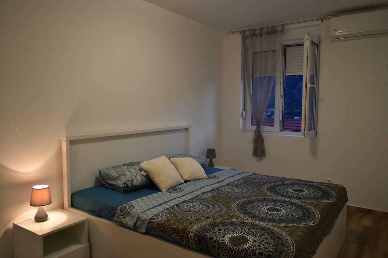 Apartments Sea View Котор Екстериор снимка