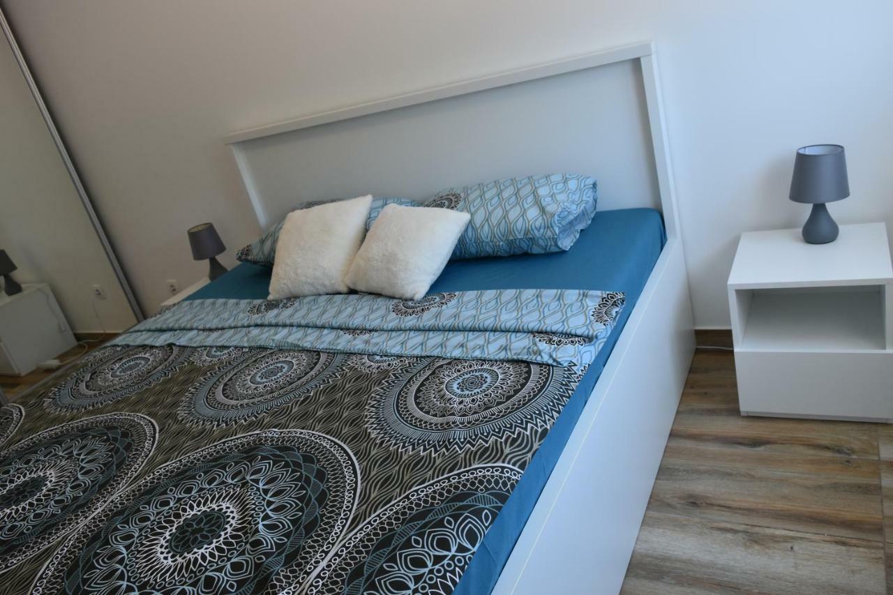 Apartments Sea View Котор Екстериор снимка