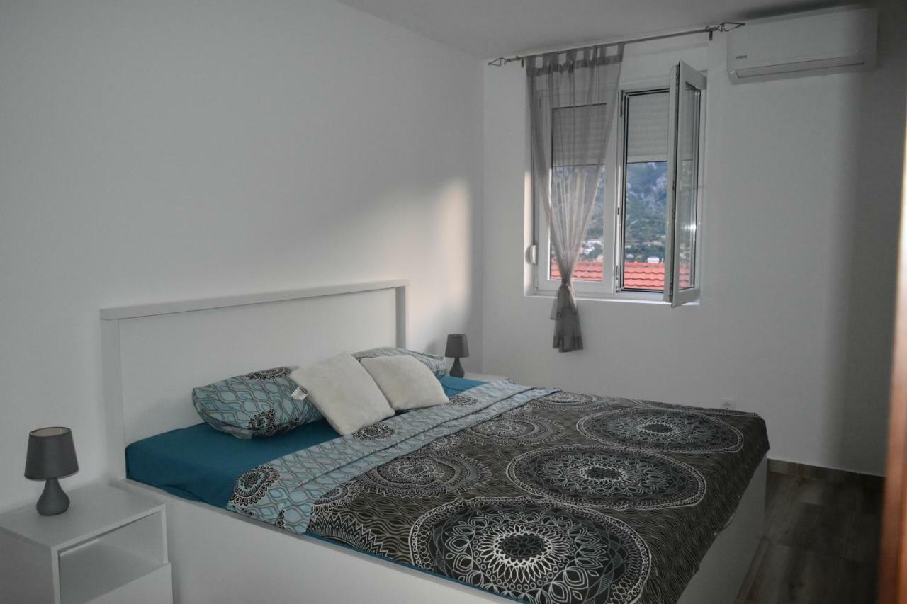 Apartments Sea View Котор Екстериор снимка